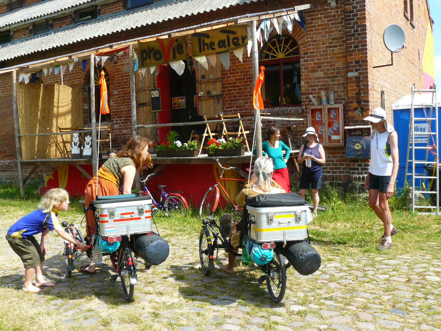 Radfahren im Tollensetal, RadlerCafe proVie Theater